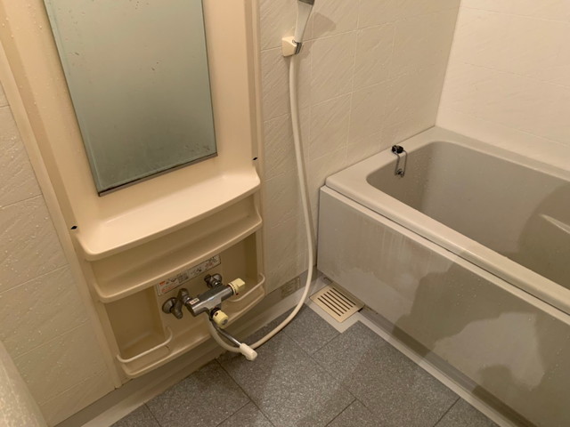 汚れにくく掃除のラクな快適バスルームに